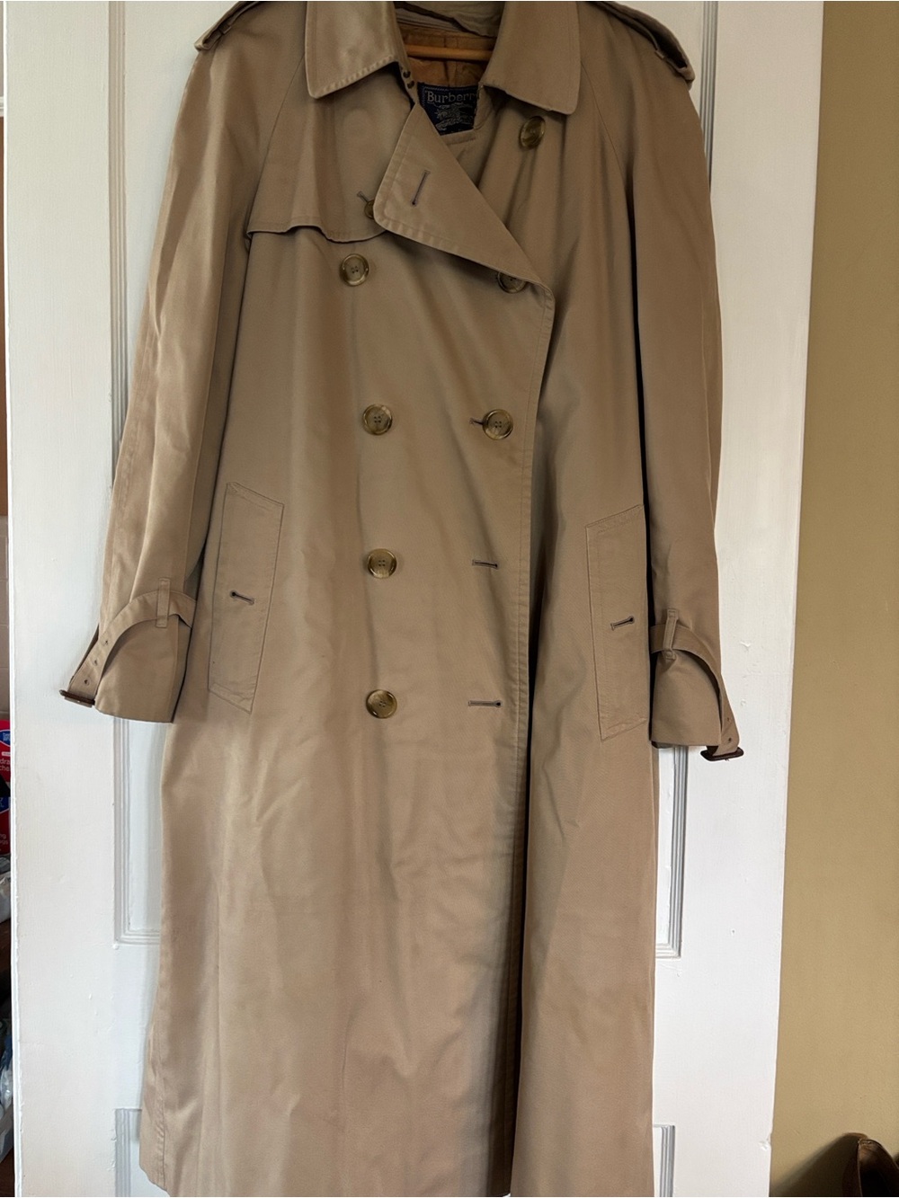 Burberrys vintage trench coat double breasted beautiful lining zip out